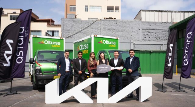 Kia impulsa su crecimiento en el sector corporativo con la entrega de una nueva flota a Oltursa