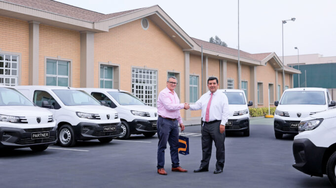 Peugeot entrega una flota de 19 unidades Partner para fortalecer las operaciones de una organización internacional