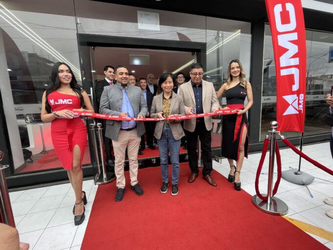 JMC inaugura nueva tienda en Surquillo de la mano de Satelital Automotriz