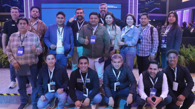 Divemotor acerca a sus clientes a la innovación de Mercedes-Benz en LAT.BUS 2026