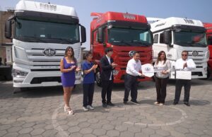 VIDEO: IPESA entrega 7 camiones FAW J7 a GNL a Santiago Rodríguez Banda