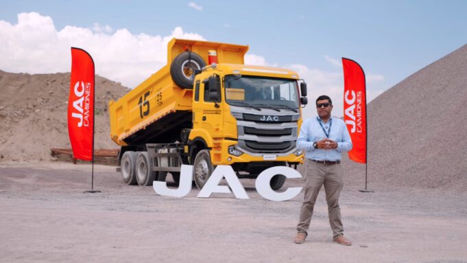 JAC Volquete de 15 m³ demuestra su desempeño en una cantera de Arequipa