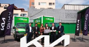 Kia impulsa su crecimiento en el sector corporativo con la entrega de una nueva flota a Oltursa