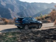 Hyundai Tucson Hybrid es reconocido entre los mejores vehículos para sillas infantiles en el ranking Best Cars for Car Seats 2026 de Cars.com