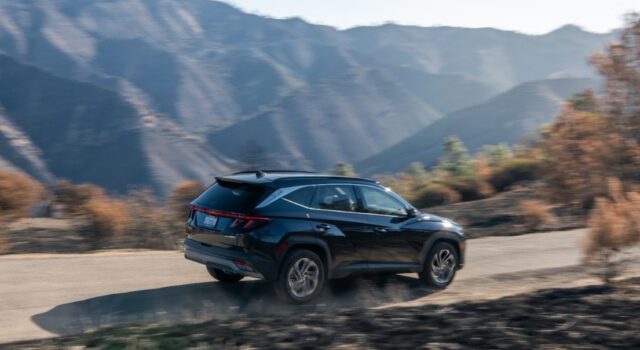 Hyundai Tucson Hybrid es reconocido entre los mejores vehículos para sillas infantiles en el ranking Best Cars for Car Seats 2026 de Cars.com