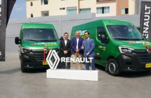 DERCO CENTER fortalece su alianza con Oltursa con la entrega de una nueva flota de vehículos RENAULT