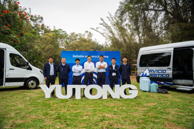 Altos Andes presenta en Perú la nueva Yutong Van V6, diseñada para responder a las nuevas necesidades del transporte de pasajeros