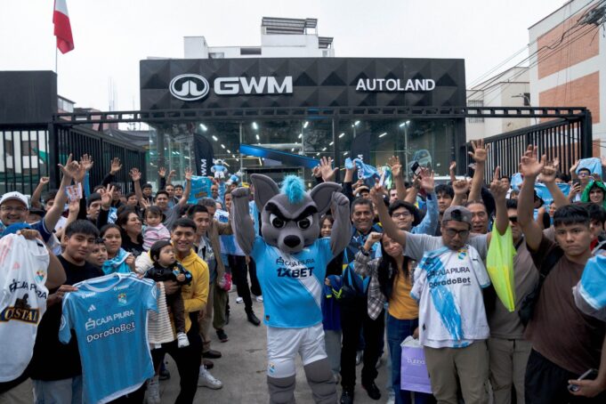 GWM lleva la experiencia de Sporting Cristal a su nueva tienda en Autoland Surco con la ‘Firma Celeste’