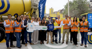 CAMC fortalece su presencia en el transporte pesado con la entrega de 90 mixers GNV a UNICON
