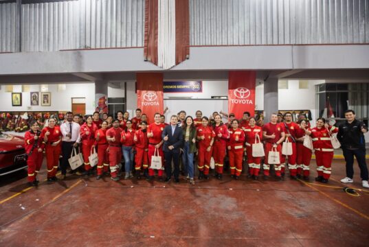 Más vehículos electrificados en las calles: Bomberos refuerzan su preparación técnica