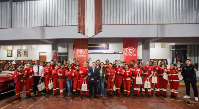 Más vehículos electrificados en las calles: Bomberos refuerzan su preparación técnica