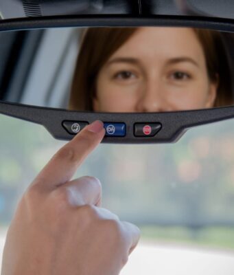 Conectividad inteligente: 5 herramientas para monitorear, localizar y controlar tu auto a distancia
