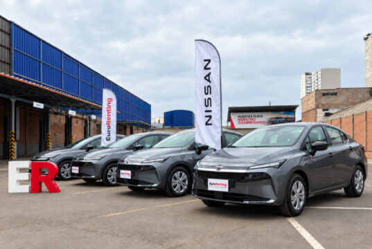Nissan entrega más de 10 unidades del New Versa a EuroRenting y se fortalece en el segmento corporativo