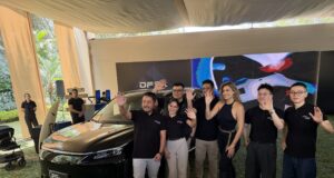 DFSK Perú cumple 20 años y lo celebra con el lanzamiento de la E5 Plus, su nueva SUV híbrida enchufable de tres filas.