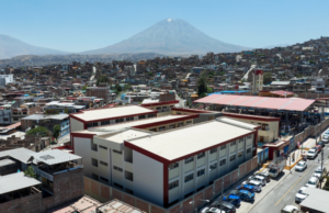 Ferreyros inaugura el moderno colegio Héroes del Cenepa en Arequipa mediante el mecanismo de Obras por Impuestos
