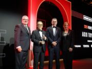 Akio Toyoda ingresa al Automotive Hall of Fame y destaca la colaboración para el futuro de la industria automotriz