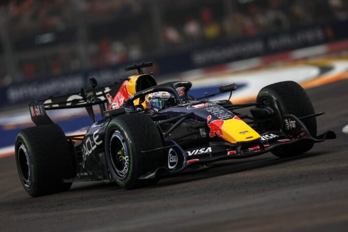 Red Bull Ford Powertrains celebra un hito histórico con la victoria en el GP de Singapur